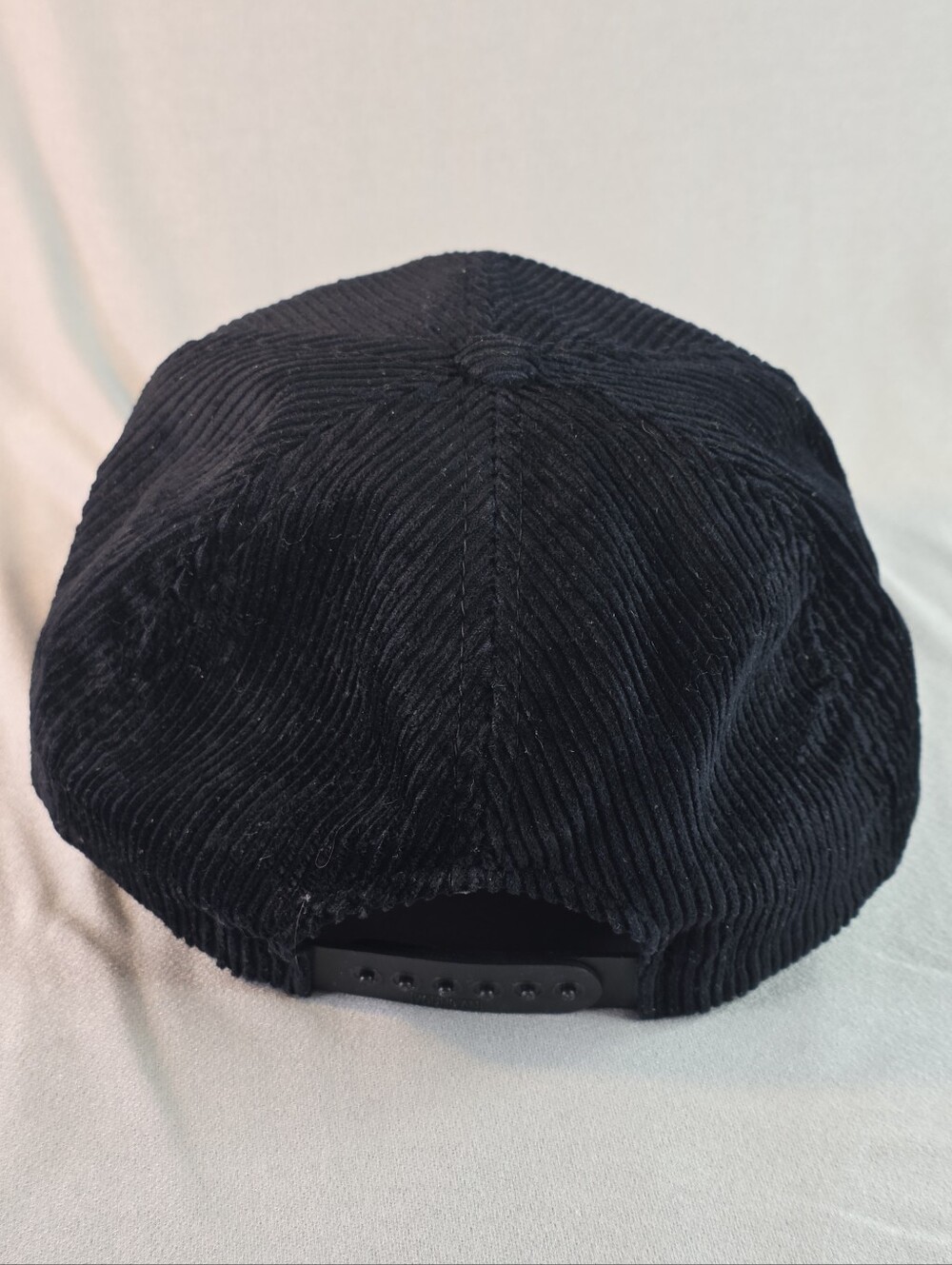 Iowa Hawkeyes Vintage Spell Out Script Black Corduroy Baseball Snap Back Hat Cap - Picture 3 of 6